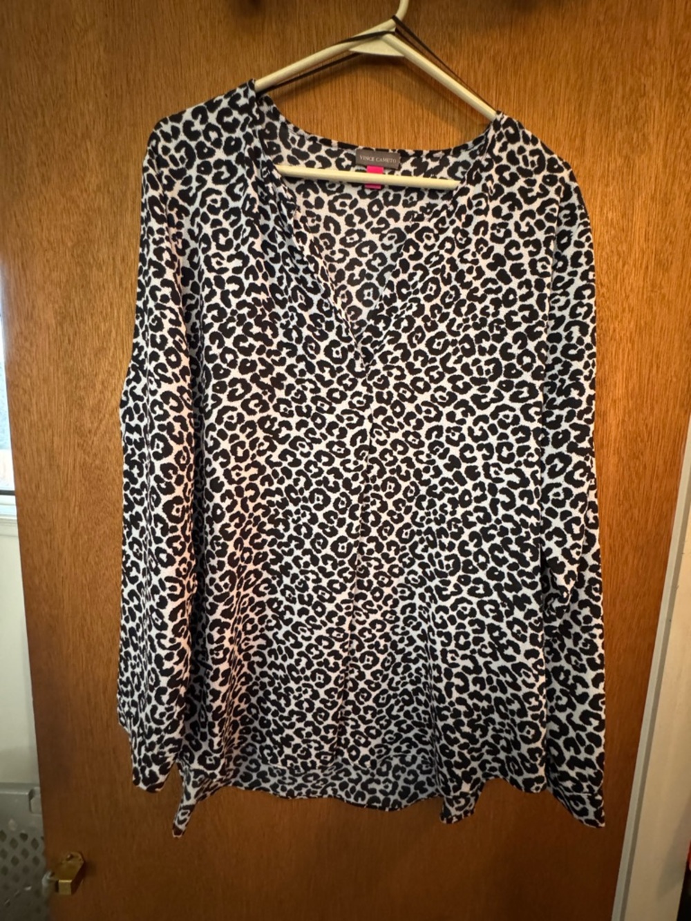 Vince Camuto Black and White Leopard V-Neck Long Sleeve Top